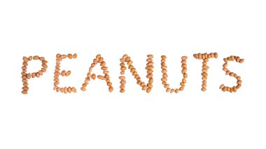 Soyulmuş fıstık, beyaz arka planda izole edilmiş fıstık kelimesi yapıyor.