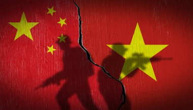 Çatlamış duvarda Vietnam ve Çin bayrakları olan asker gölgeleri. Jeopolitik çatışma ve deniz gerilimi.