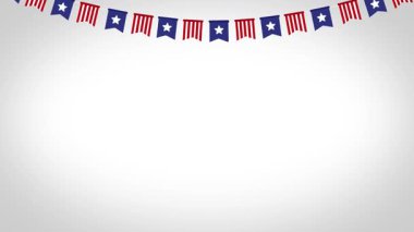 Kırmızı çizgili ve beyaz yıldızlı vatansever Amerikan dekoratif bayrağı mavi arka planda beyaz bir zeminde asılı..