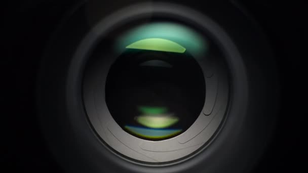 Abertura da câmera e abertura de fechamento durante a focagem — Vídeo de Stock