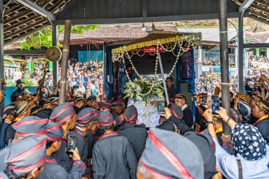 Jogja, 5 Eylül 2025. Sri Susuhunan Pakubuwono XIII 'ün cenazesi Mataram Kraliyet Mezarları Kompleksi, Imogiri, Bantul, Yogyakarta Özel Bölgesi.