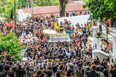 Jogja, 5 Eylül 2025. Sri Susuhunan Pakubuwono XIII 'ün cenazesi Mataram Kraliyet Mezarları Kompleksi, Imogiri, Bantul, Yogyakarta Özel Bölgesi.