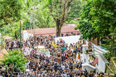 Jogja, 5 Eylül 2025. Sri Susuhunan Pakubuwono XIII 'ün cenazesi Mataram Kraliyet Mezarları Kompleksi, Imogiri, Bantul, Yogyakarta Özel Bölgesi.