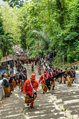 Jogja, 5 Eylül 2025. Sri Susuhunan Pakubuwono XIII 'ün cenazesi Mataram Kraliyet Mezarları Kompleksi, Imogiri, Bantul, Yogyakarta Özel Bölgesi.