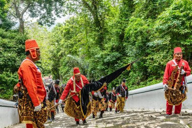 Jogja, 5 Eylül 2025. Sri Susuhunan Pakubuwono XIII 'ün cenazesi Mataram Kraliyet Mezarları Kompleksi, Imogiri, Bantul, Yogyakarta Özel Bölgesi.