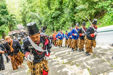 Jogja, 5 Eylül 2025. Sri Susuhunan Pakubuwono XIII 'ün cenazesi Mataram Kraliyet Mezarları Kompleksi, Imogiri, Bantul, Yogyakarta Özel Bölgesi.
