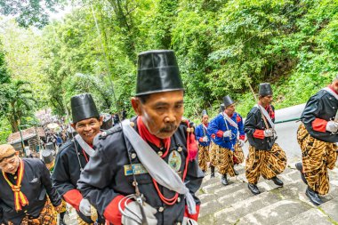 Jogja, 5 Eylül 2025. Sri Susuhunan Pakubuwono XIII 'ün cenazesi Mataram Kraliyet Mezarları Kompleksi, Imogiri, Bantul, Yogyakarta Özel Bölgesi.