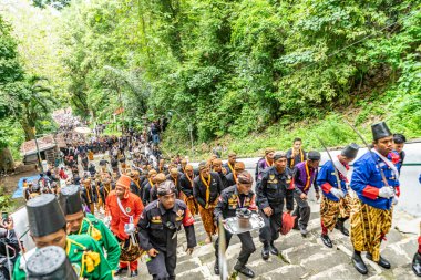 Jogja, 5 Eylül 2025. Sri Susuhunan Pakubuwono XIII 'ün cenazesi Mataram Kraliyet Mezarları Kompleksi, Imogiri, Bantul, Yogyakarta Özel Bölgesi.