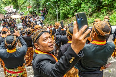 Jogja, 5 Eylül 2025. Sri Susuhunan Pakubuwono XIII 'ün cenazesi Mataram Kraliyet Mezarları Kompleksi, Imogiri, Bantul, Yogyakarta Özel Bölgesi.