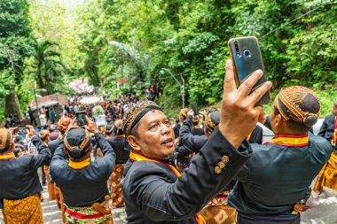 Jogja, 5 Eylül 2025. Sri Susuhunan Pakubuwono XIII 'ün cenazesi Mataram Kraliyet Mezarları Kompleksi, Imogiri, Bantul, Yogyakarta Özel Bölgesi.