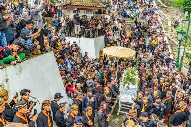 Jogja, 5 Eylül 2025. Sri Susuhunan Pakubuwono XIII 'ün cenazesi Mataram Kraliyet Mezarları Kompleksi, Imogiri, Bantul, Yogyakarta Özel Bölgesi.