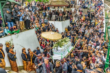 Jogja, 5 Eylül 2025. Sri Susuhunan Pakubuwono XIII 'ün cenazesi Mataram Kraliyet Mezarları Kompleksi, Imogiri, Bantul, Yogyakarta Özel Bölgesi.