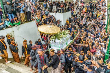 Jogja, 5 Eylül 2025. Sri Susuhunan Pakubuwono XIII 'ün cenazesi Mataram Kraliyet Mezarları Kompleksi, Imogiri, Bantul, Yogyakarta Özel Bölgesi.