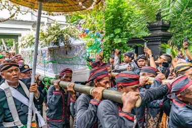 Jogja, 5 Eylül 2025. Sri Susuhunan Pakubuwono XIII 'ün cenazesi Mataram Kraliyet Mezarları Kompleksi, Imogiri, Bantul, Yogyakarta Özel Bölgesi.