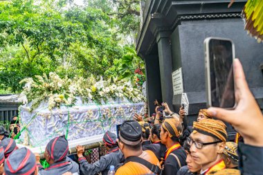 Jogja, 5 Eylül 2025. Sri Susuhunan Pakubuwono XIII 'ün cenazesi Mataram Kraliyet Mezarları Kompleksi, Imogiri, Bantul, Yogyakarta Özel Bölgesi.