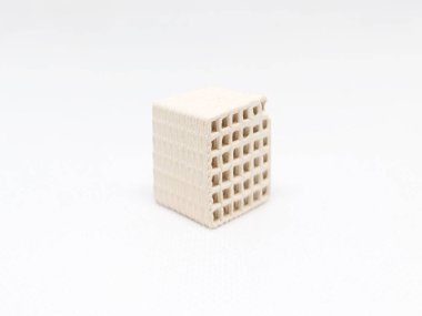 Su filtresi üst görünümü için küp yapı kullanan 3 boyutlu yazdırma ile Zeolite kil yazdırma