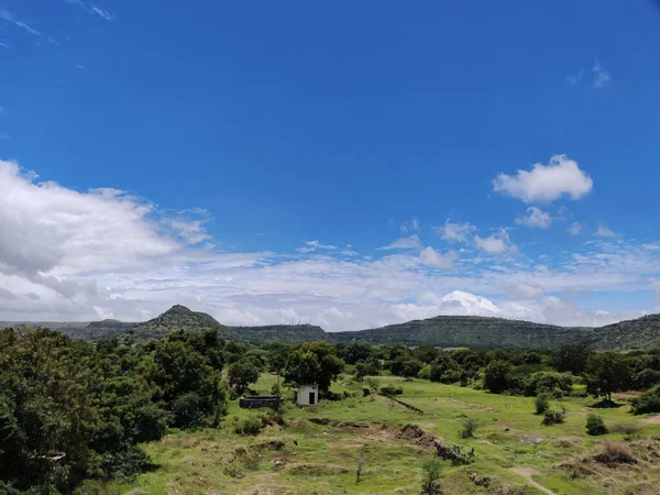 Dağların güzel manzarası