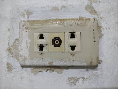 duvardaki elektrik prizi