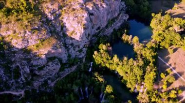 Hırvatistan 'ın Destansı Hava Aracı Görüntüleri Nehirler, Göller, Şelaleler ve Dokunulmamış Doğa Manzarası