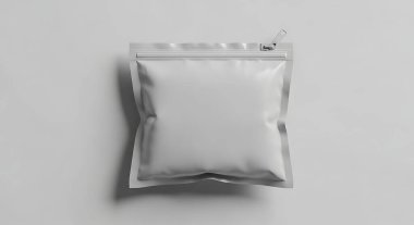 Temiz ve minimalist beyaz bir çanta modeli. Ürün markalaşması ve tasarım için mükemmel..