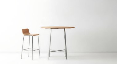 Çağdaş bir bar boy masası, ahşap kapaklı ve parlak metal bacaklı bir tabure. Mobilyalar parlak, minimalist beyaz bir stüdyoda izole edilmiş..