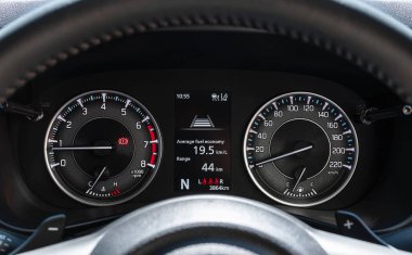 Işık durum sembollü analog konsol arabası