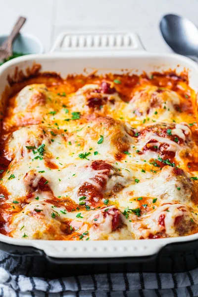 Caçarola Almôndegas Queijo Assado Com Molho Tomate Prato Forno — Fotografia de Stock