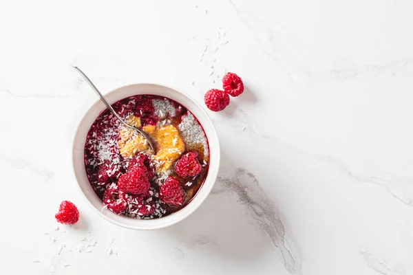 Pouding Chia Dans Bol Avec Framboises Beurre Arachide Noix Coco — Photo