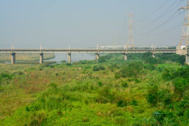 Yüksek voltajlı elektrik hattı