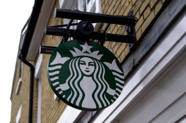 Saffron Walden, Essex, İngiltere - 12 Ocak 2024 Starbucks Kahve Dükkanı