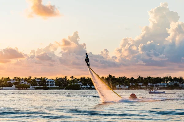 Flyboard Extreme, Man Flyboarding at Sunset, Key West South Florida — Stock Photo, Image