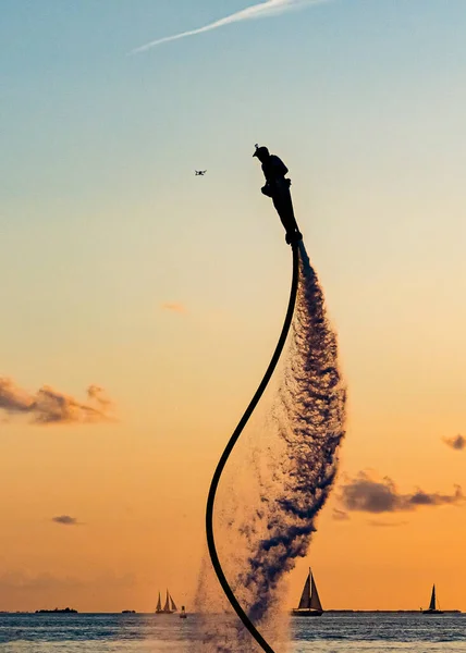 Flyboard Extreme, Man Flyboarding at Sunset, Key West South Florida — Stock Photo, Image