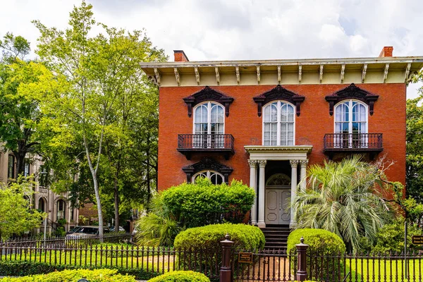 Savannah, Georgia, ABD 'de güzel caddeler ve evler