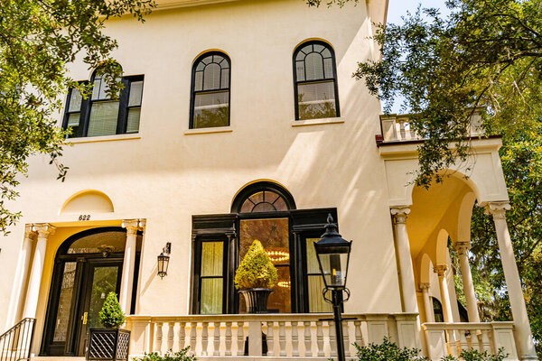 Beautiful streets and homes in downtown Savannah, Georgia, USA.