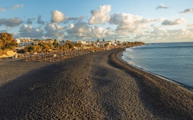Kamari plajı Santorini güneşi