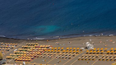 Kamari plajı Santorini güneşi