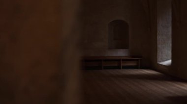 Taş duvarları, ahşap mobilyaları ve sıcak ışığı olan antik kale odaları. Ortaçağ mimarisinin tarihi atmosferi, 4K ultra HD 'de otantik detaylarla yakalanmış..