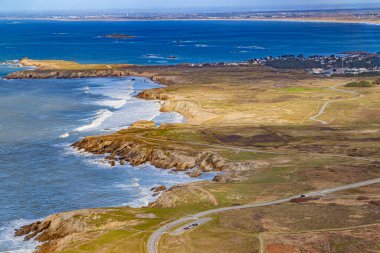 Güney Britanya 'daki Morbihan körfezi Fransız Atlantik Okyanusu kıyı şeridi hava manzaralı.
