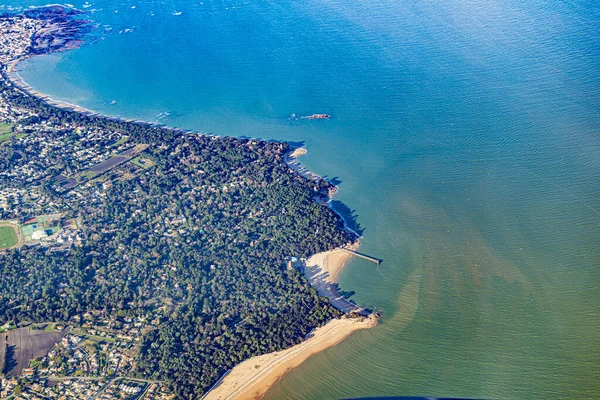 Loire nehri ve Atlantik Okyanusu kıyı şeridi hava manzaralı Fransa