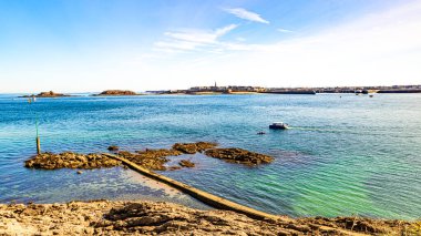 Fransız Kanalı Denizi ve Atlantik Okyanusu 'ndaki Aziz Malo.