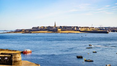 Kuzey Britanya 'daki Saint Malo Fransız Okyanusu ve Kanal Denizi