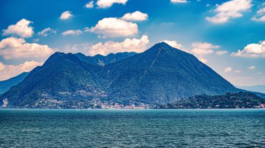 Lombardia 'daki Lago Gölü Maggiore Kuzey İtalya