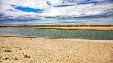 Dublin 'e yakın İrlanda kıyılarındaki deniz feneri ve deniz manzarası çok güzel.