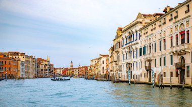 Venedik şehir sokakları İtalya 'da kanallar ve anıtlar