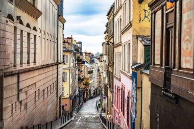 Paris başkent caddeleri ve şehir merkezindeki anıtlar