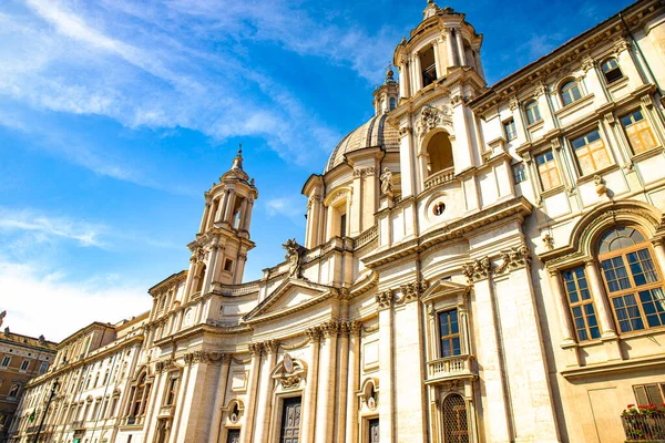 Catania, İtalya 'daki kutsal üçlünün leydisinin bazilikası.
