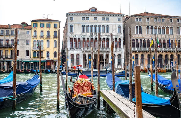 Venedik Kanalları İtalya 'daki anıtlar ve şehir