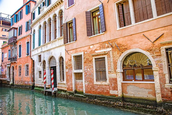 Venedik Kanalları İtalya 'daki anıtlar ve şehir