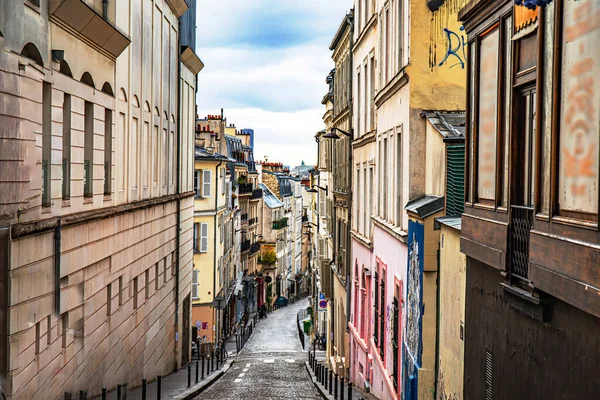 Paris başkent caddeleri ve şehir merkezindeki anıtlar