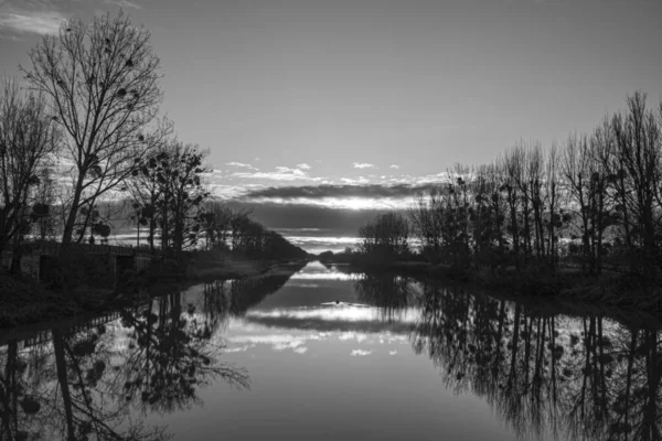 Loire nehri ve Saint Nazaire haliçleri 